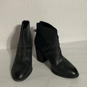 Lucky 🍀 brand, booties. Size 8M